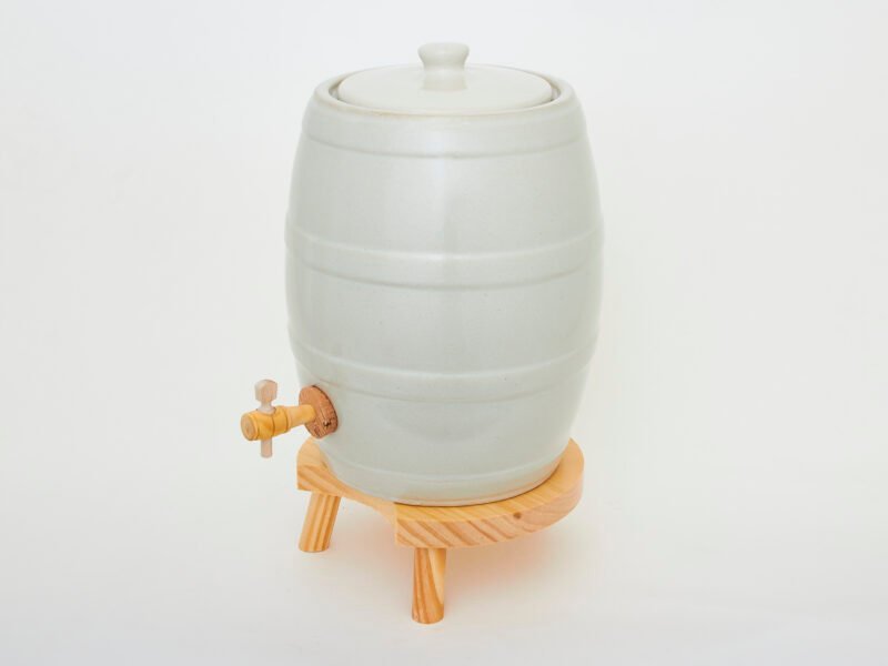 Vinagrera de gres modelo barril para maceración casera con soporte de madera 5 litros